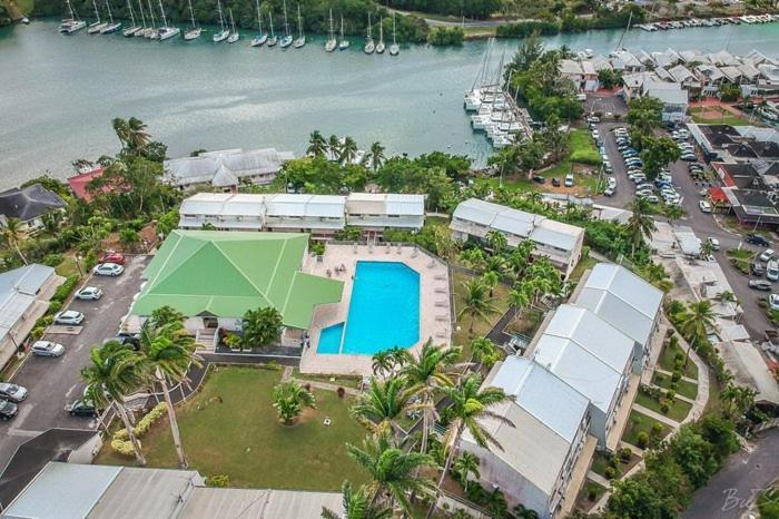 Superbe Studio Avec Piscine, Au Coeur De La Marina! Village Soleil ! Proche Aeroport & Ferry Le Gosier  Buitenkant foto