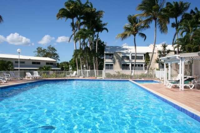 Superbe Studio Avec Piscine, Au Coeur De La Marina! Village Soleil ! Proche Aeroport & Ferry Le Gosier  Buitenkant foto